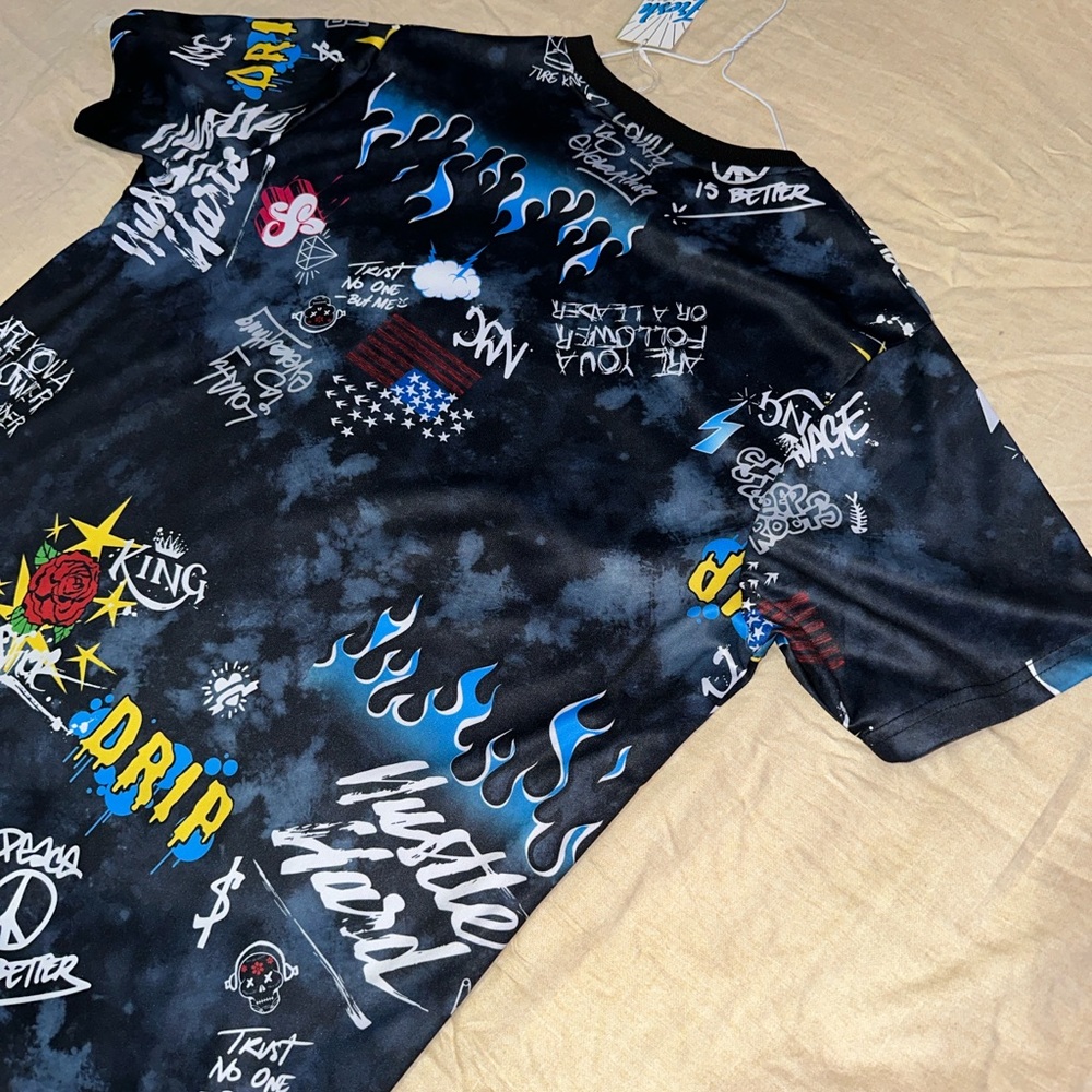 Fresh Men graphic NYC graffiti drip shirt (size L) (NEW) n